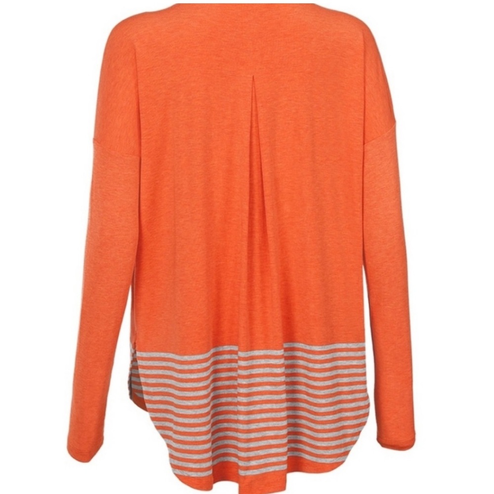 CAbi Hangout Tee - Picture 3 of 4
